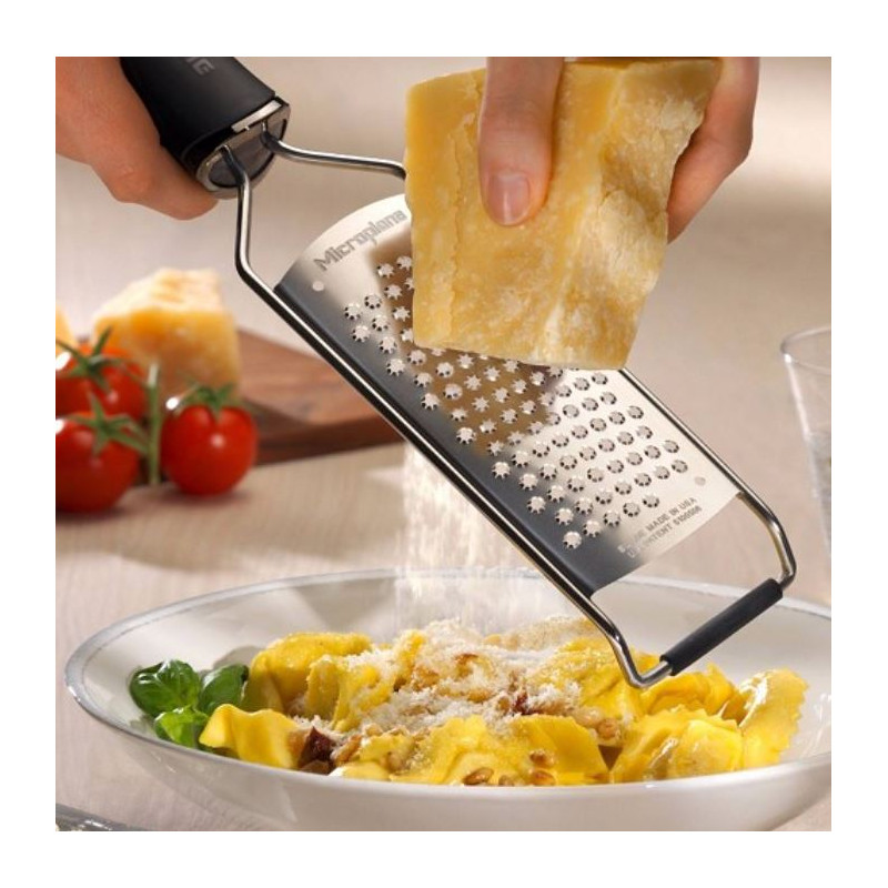 Rallador Estrella Negro Inoxidable (Queso duro, chocolate, canela, coco, ajo, jengibre) MICROPLANE